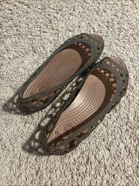 CROCS Olive Green and Brown Cutout Ballet Flats